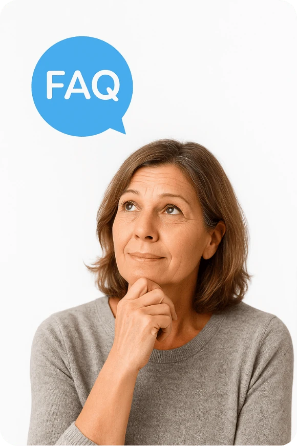 Freundliche Frau in vor einem FAQ-Symbol, symbolisch für die häufig gestellten Fragen in der Zahnarztpraxis Zahnzentrum Wilmersdorf in Berlin